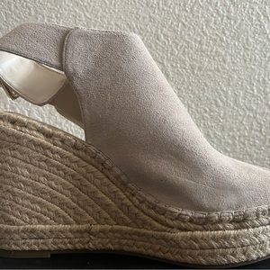 Kenneth cole tan wedges 9.5
